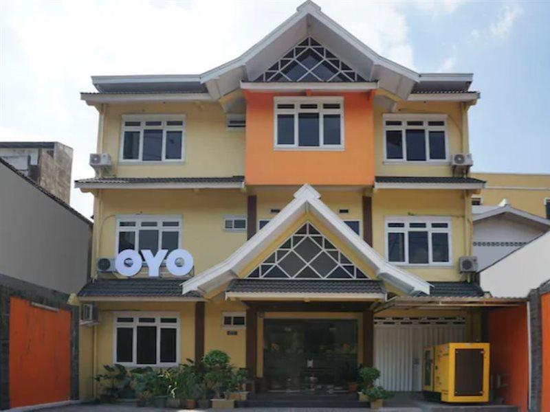 Urbanview Hotel Pondok Anggun Yogyakarta By Reddoorz Maguwo Zewnętrze zdjęcie