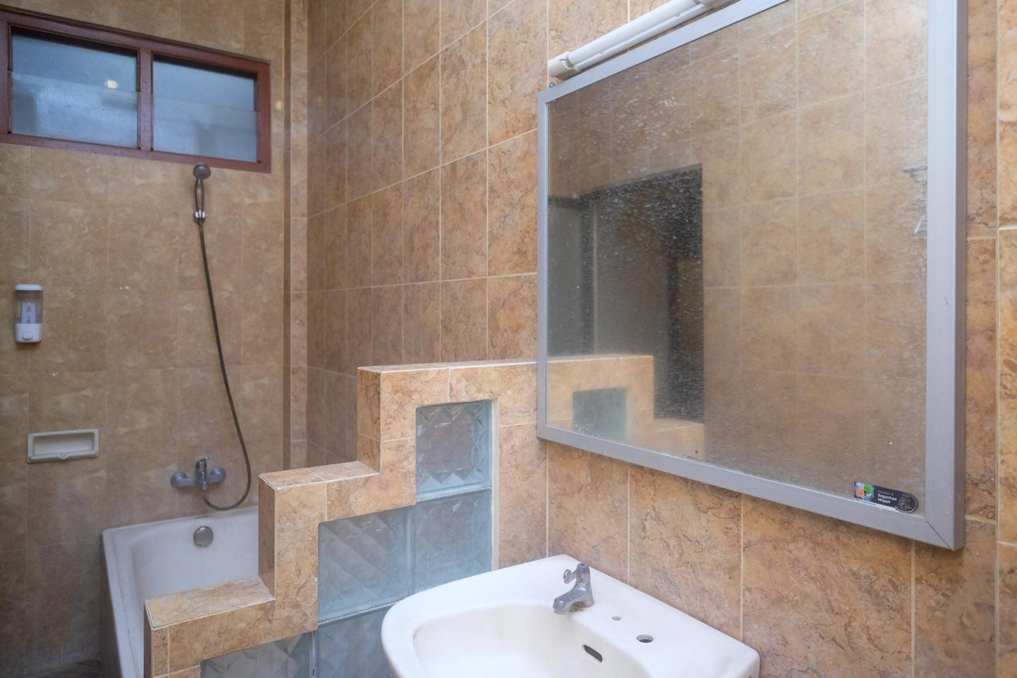 Urbanview Hotel Pondok Anggun Yogyakarta By Reddoorz Maguwo Zewnętrze zdjęcie