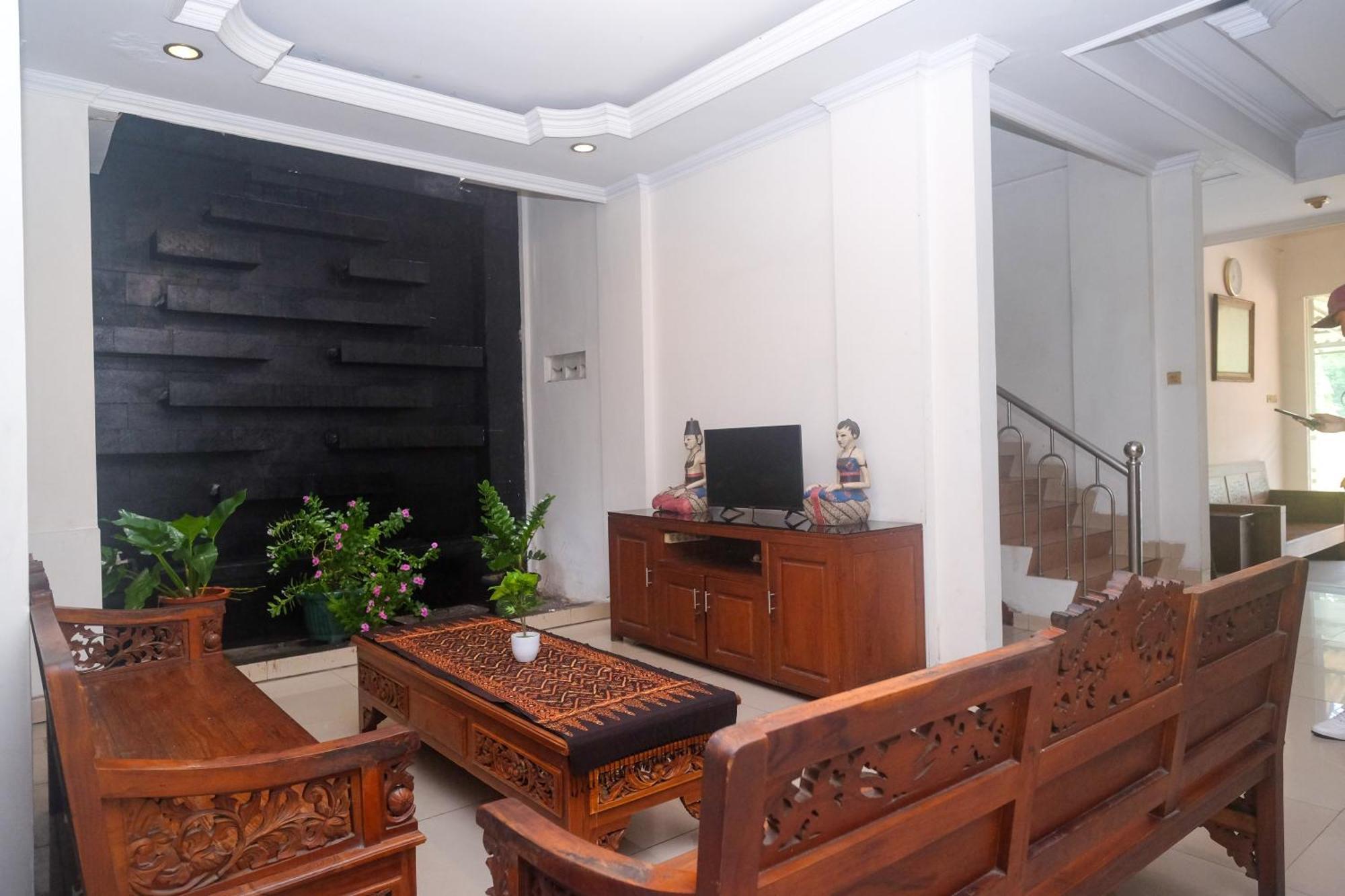 Urbanview Hotel Pondok Anggun Yogyakarta By Reddoorz Maguwo Zewnętrze zdjęcie