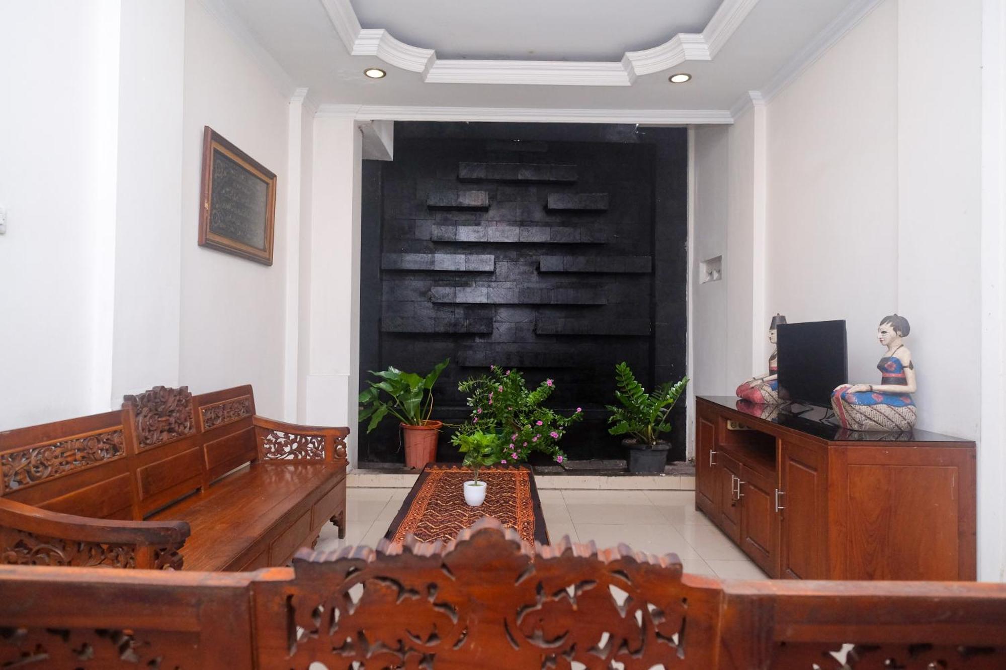 Urbanview Hotel Pondok Anggun Yogyakarta By Reddoorz Maguwo Zewnętrze zdjęcie